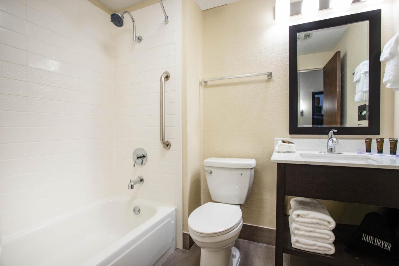 Wingate By Wyndham Bloomington Otel Dış mekan fotoğraf