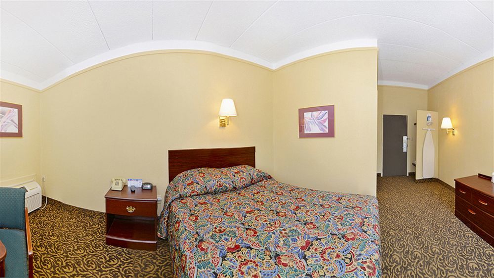 Wingate By Wyndham Bloomington Otel Dış mekan fotoğraf